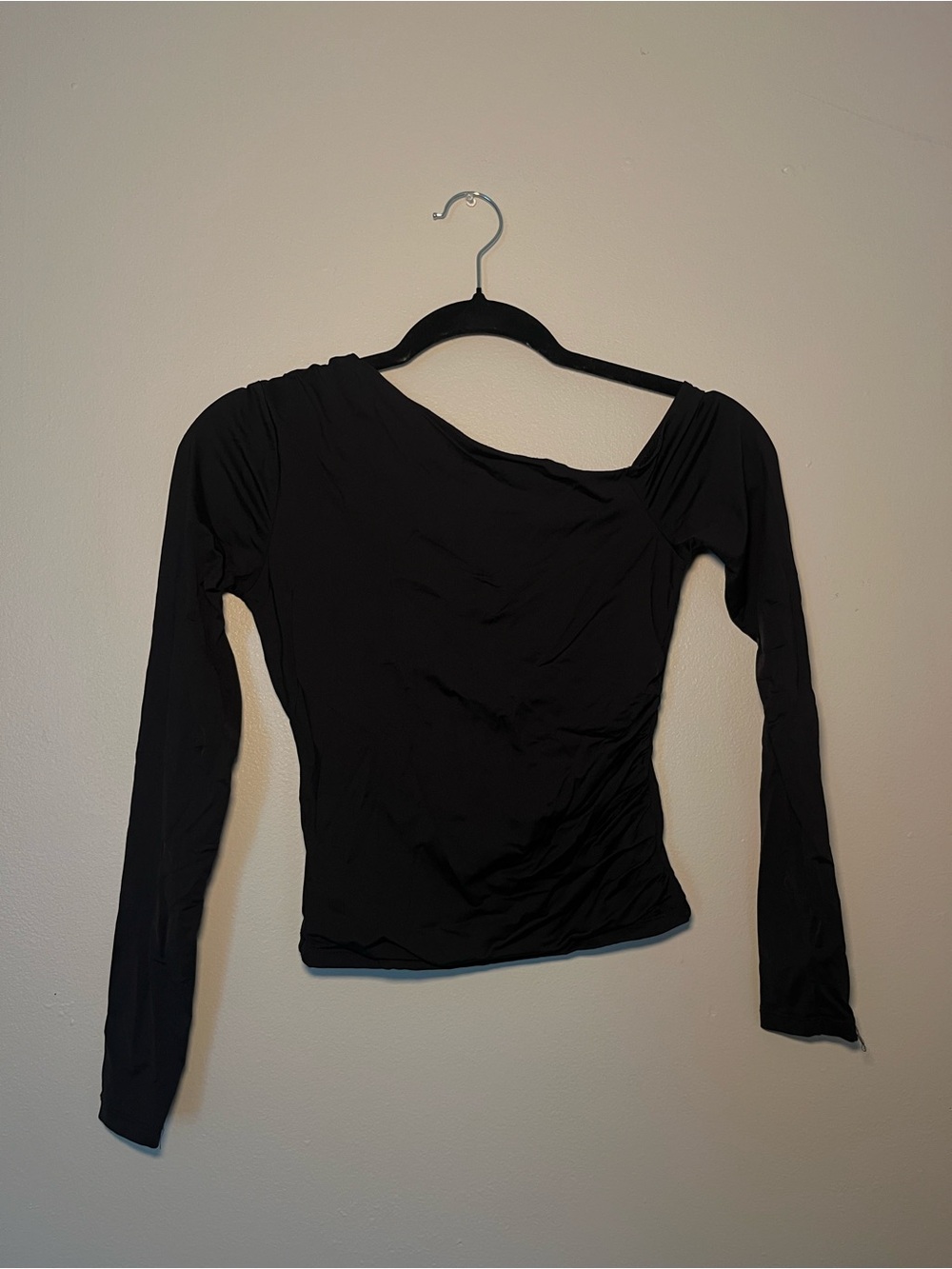 Women's Black Long-Sleeve Off-Shoulder Top